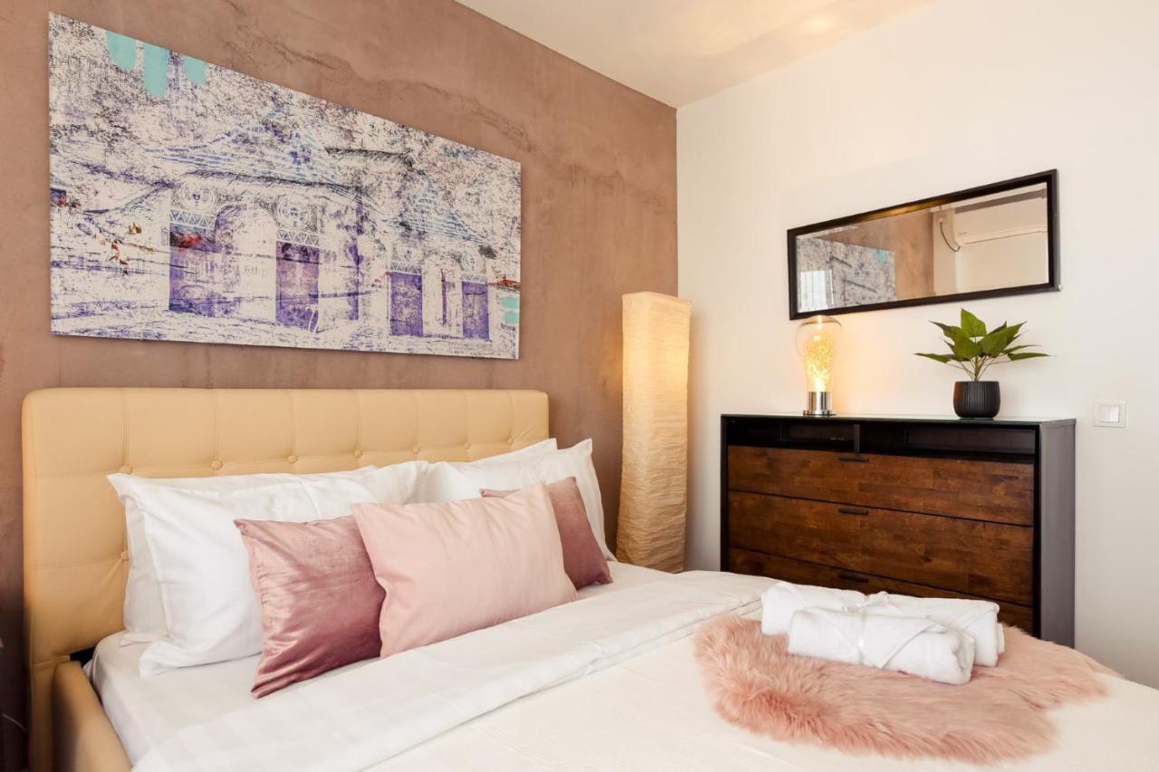 Spectacular Views & Modern Comfort: Your Dream Duplex In Central Bucharest Apartment Bagian luar foto