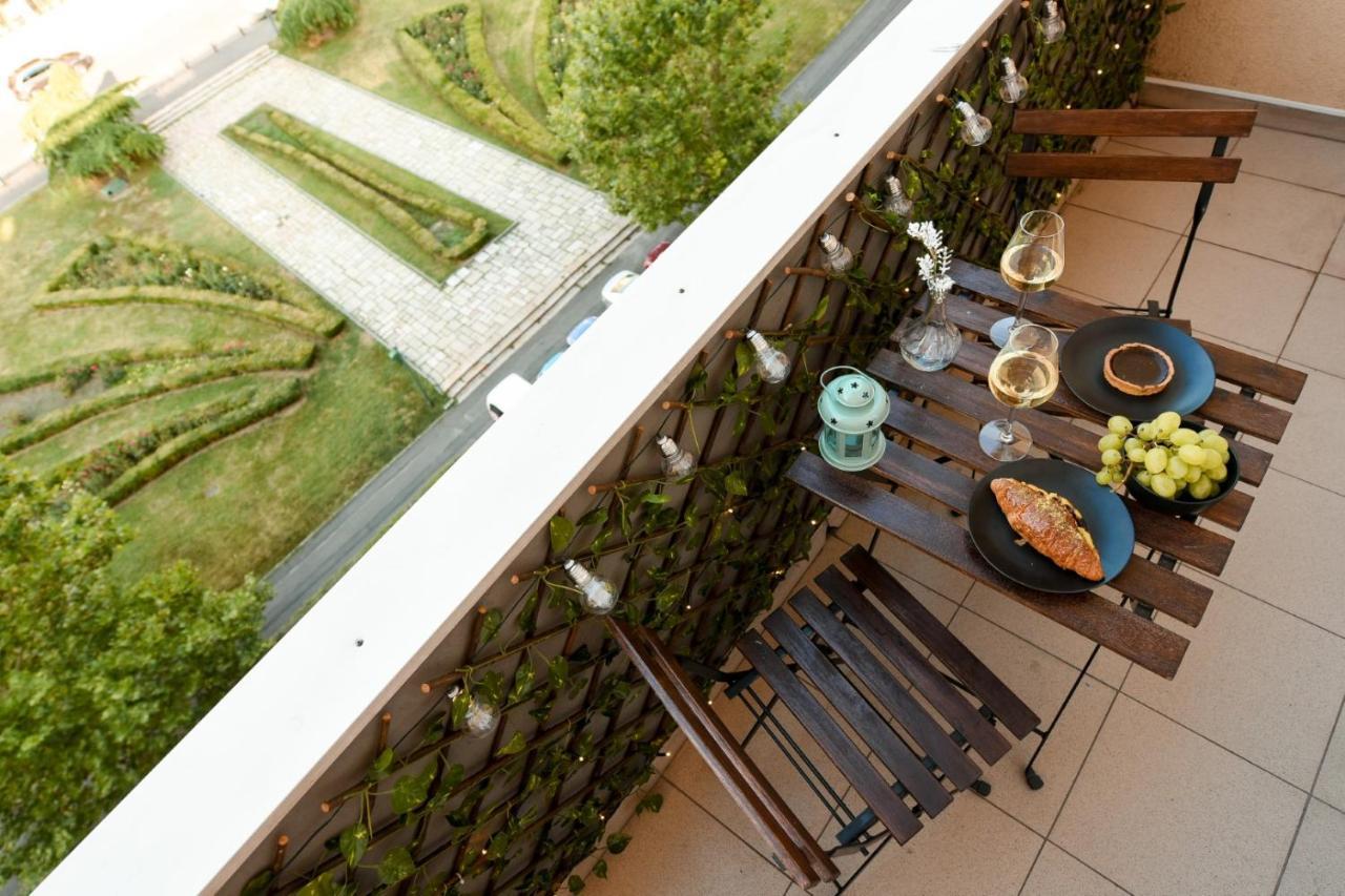 Spectacular Views & Modern Comfort: Your Dream Duplex In Central Bucharest Apartment Bagian luar foto